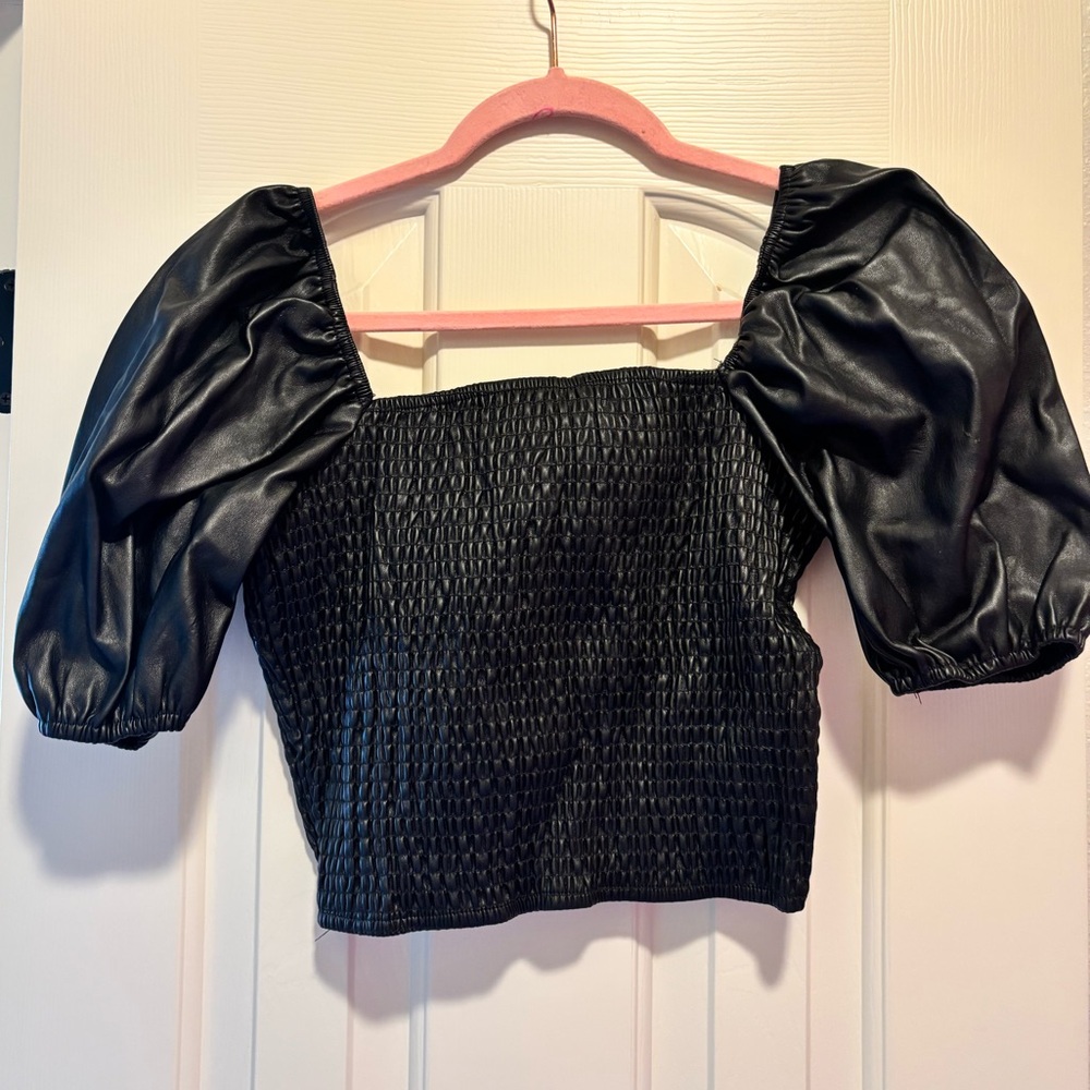 vestique Black Puff Sleeve Smocked Crop Top